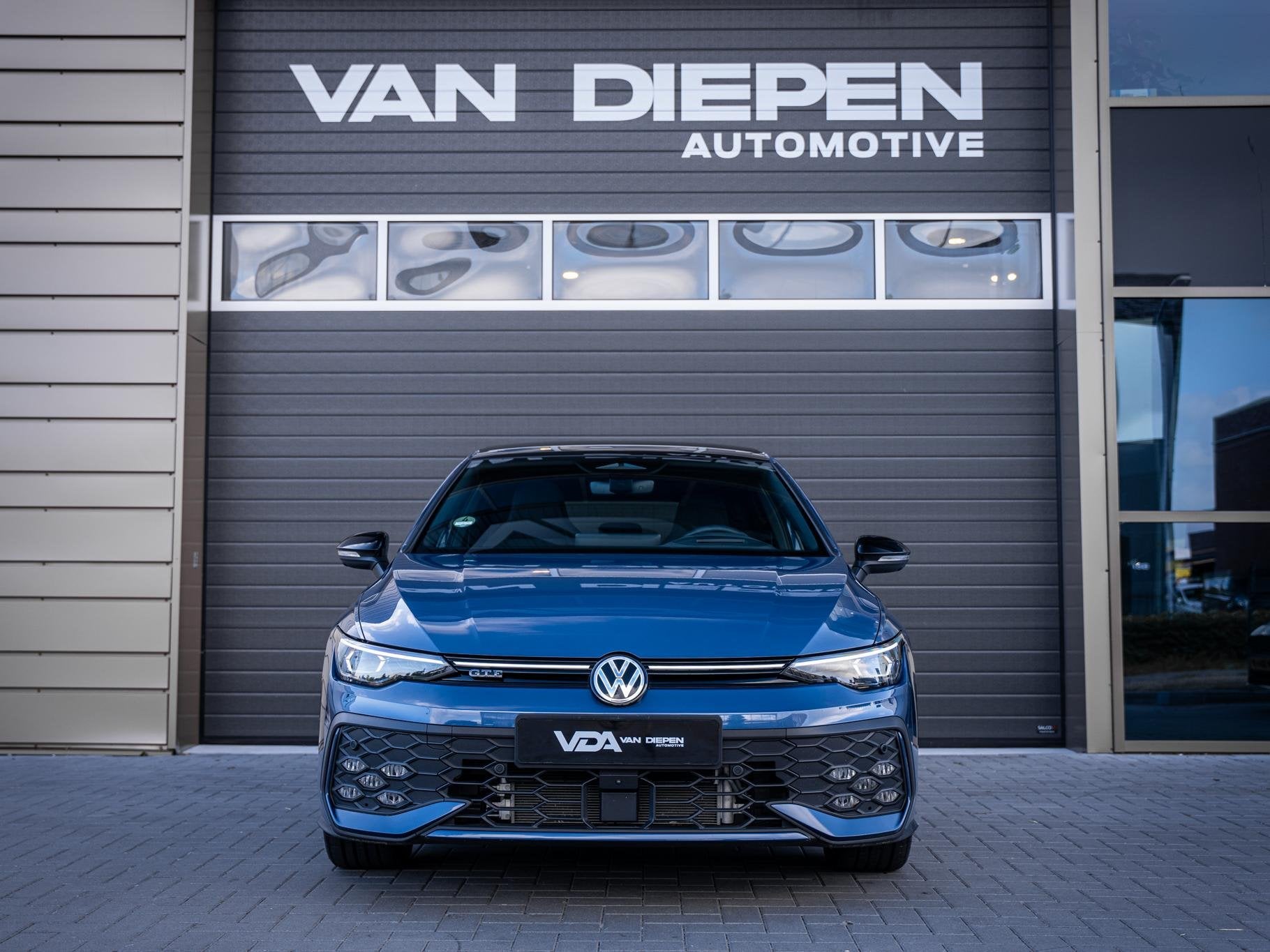 Volkswagen Golf 8.5 1.5 eHybrid GTE - Pano l HUD l Trekhaak, Auto's, Volkswagen, Euro 6, 4 cilinders, 26 kWh, 1700 kg
