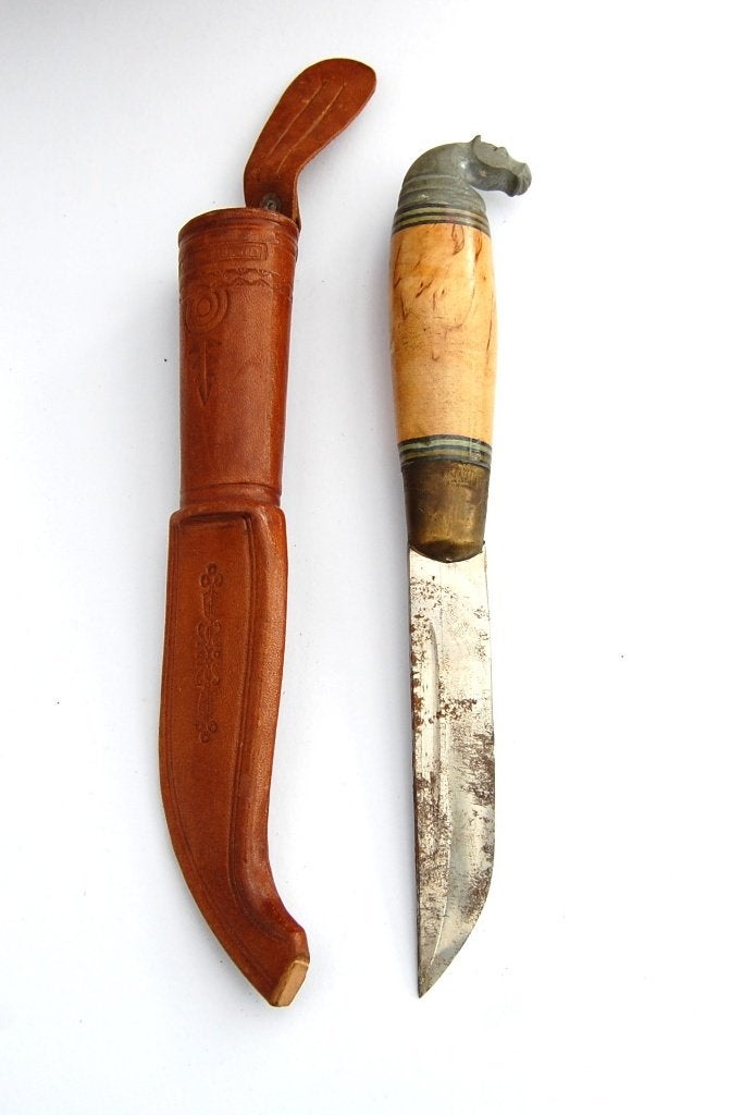 Vintage Scandinavisch mes met leren schede puuko, Ophalen of Verzenden