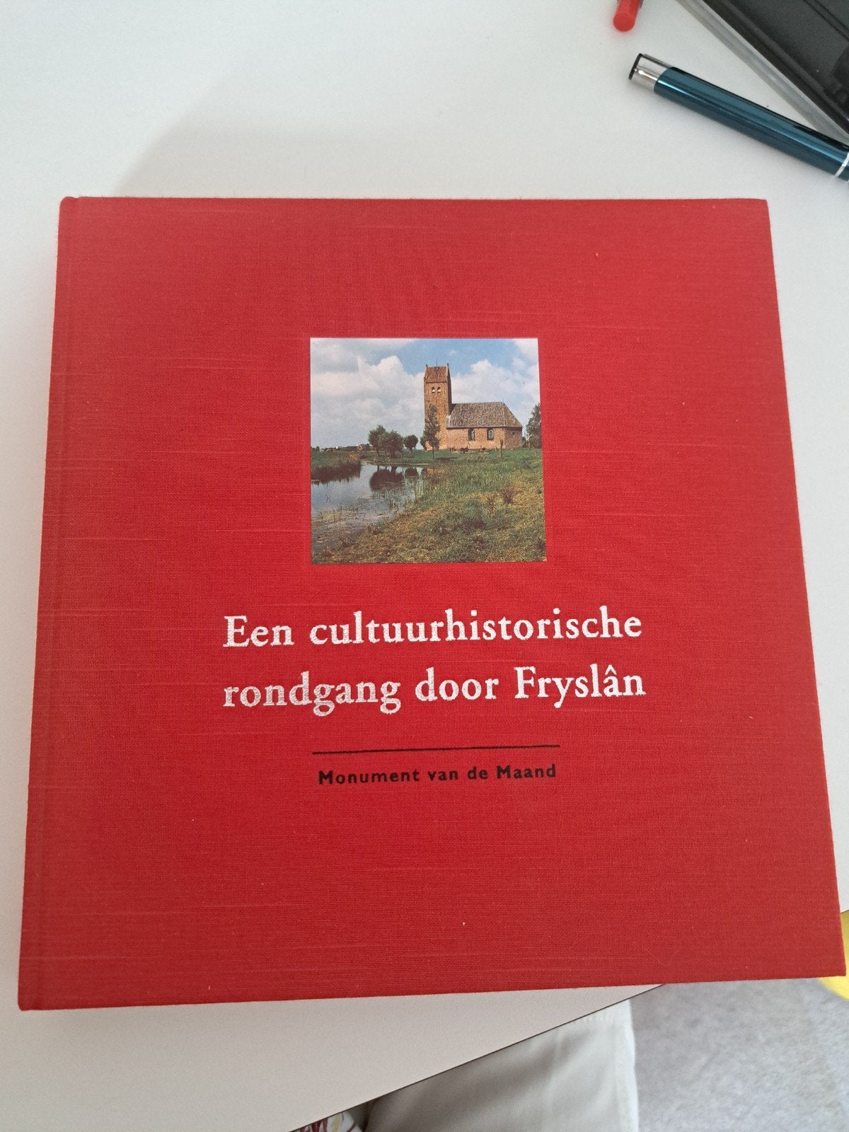 een cultuurhistorische rondgang door Fryslân, Ophalen of Verzenden, Zo goed als nieuw