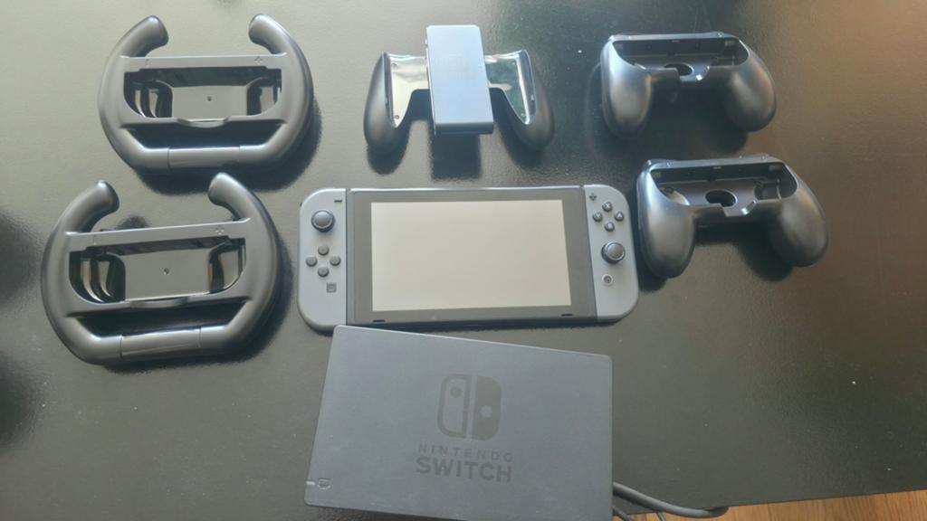 Nintendo Switch (2019) met 3 games en accessoires, Met games, Met 2 controllers, Zo goed als nieuw, Ophalen
