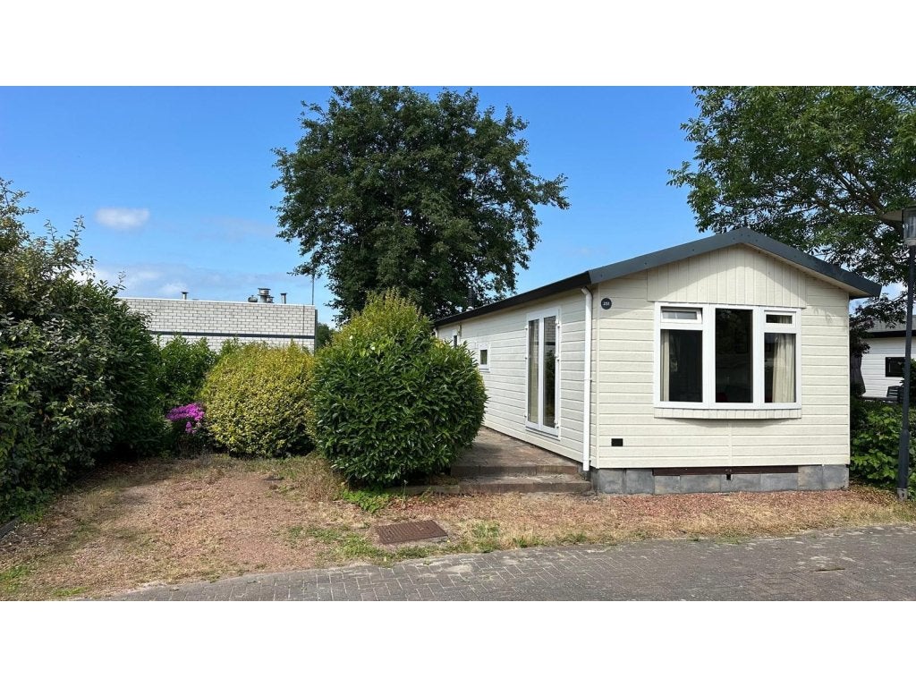 Chalet + eigen grond te koop in Egmond aan den Hoef,NH!R#52R, Tot en met 2