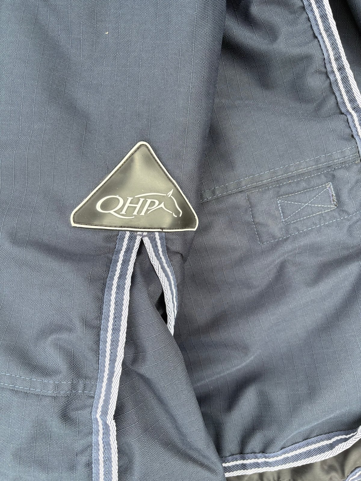 200 grams QHP paarden deken zo goed als nieuw, QHP, Verzenden, 200 g, Zo goed als nieuw