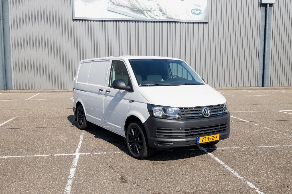Volkswagen Transporter | Benzine | €19.950 excl. btw, Auto's, Voorwielaandrijving, Dealer onderhouden, Euro 6, 4 cilinders