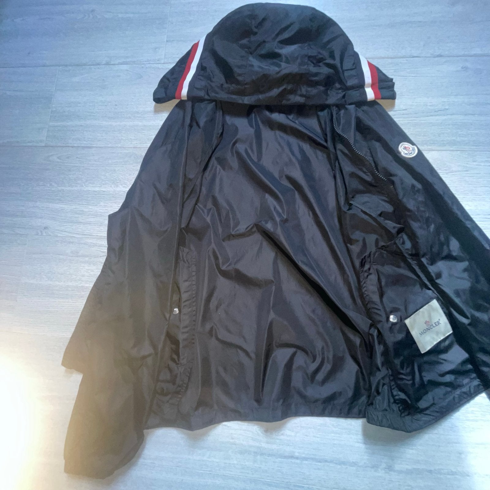 Moncler windbreaker xs /s nieuwe, Kleding | Dames, Bodywarmers, Ophalen of Verzenden, Zo goed als nieuw, Maat 38/40 (M), Zwart