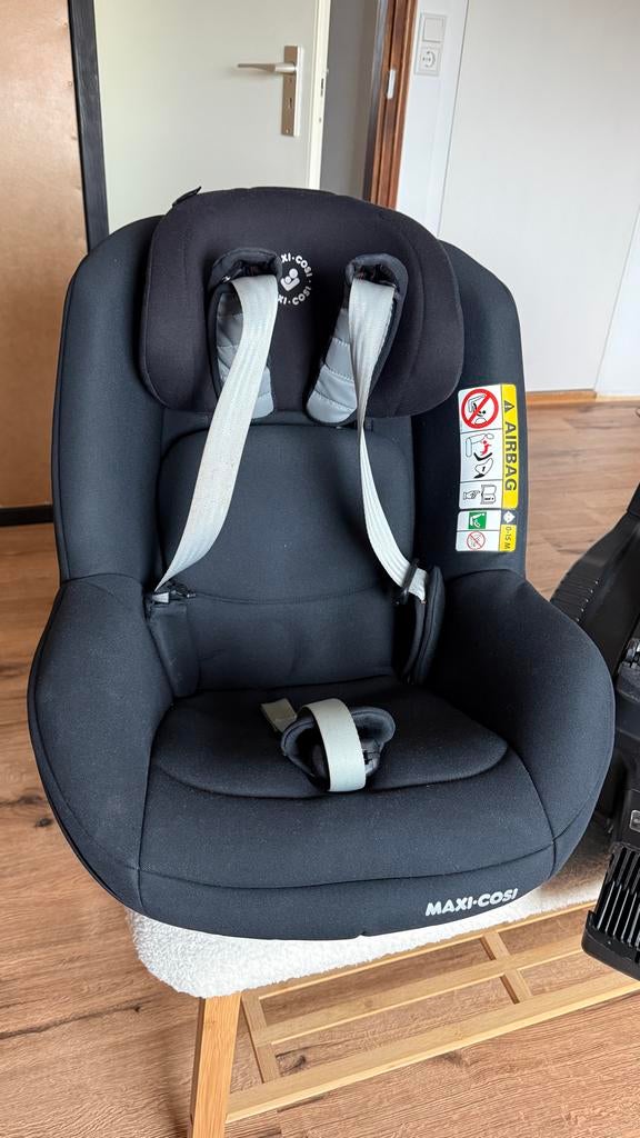 Maxi-Cosi Pearl 2 en 2 FamilyFix bases, Ophalen, Zo goed als nieuw, Isofix, 0 t/m 13 kg