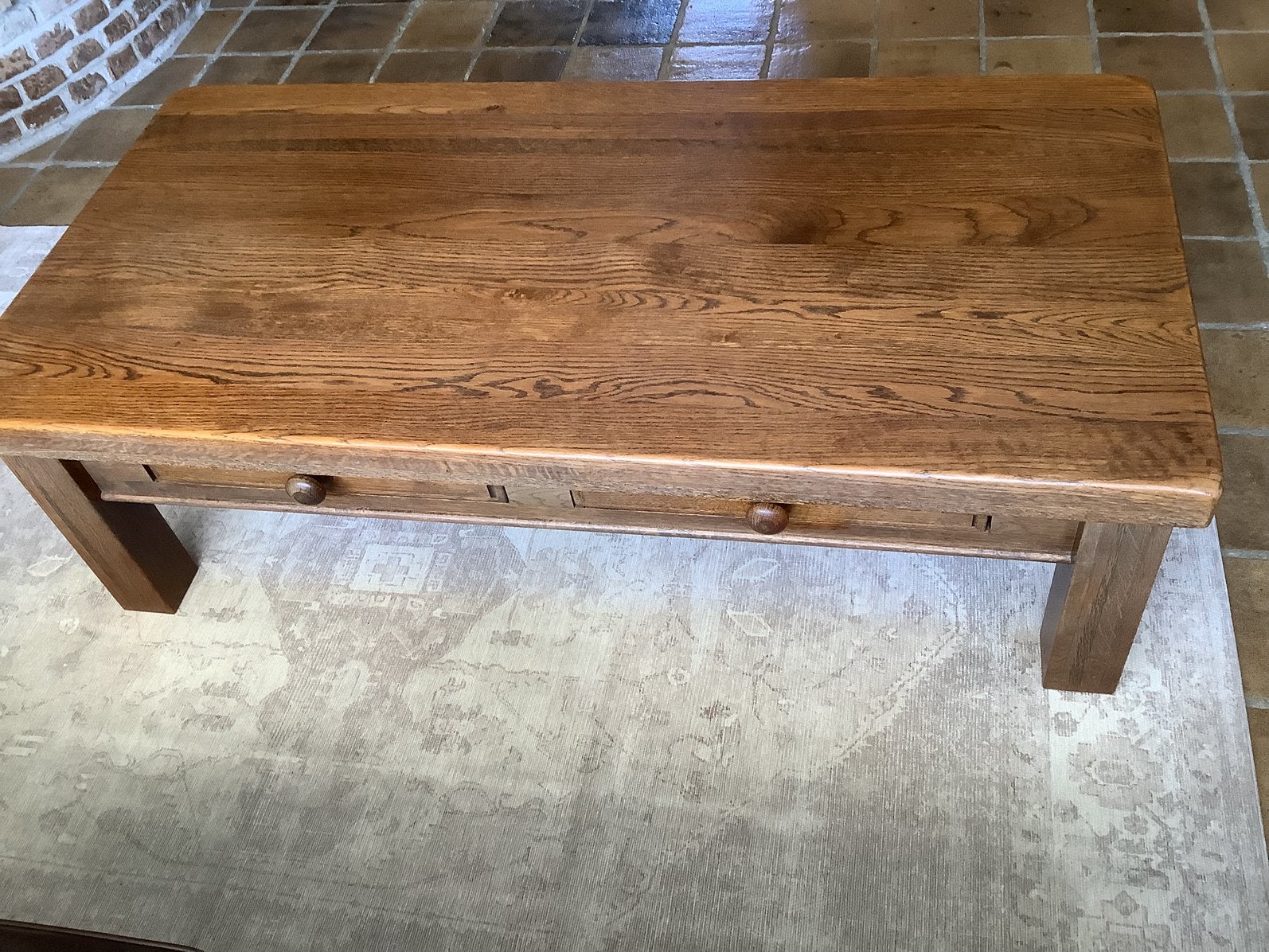 Eiken salontafel met 2 doorsteekladen, Huis en Inrichting, Tafels | Salontafels, Ophalen, Gebruikt, 100 tot 150 cm, Klassiek