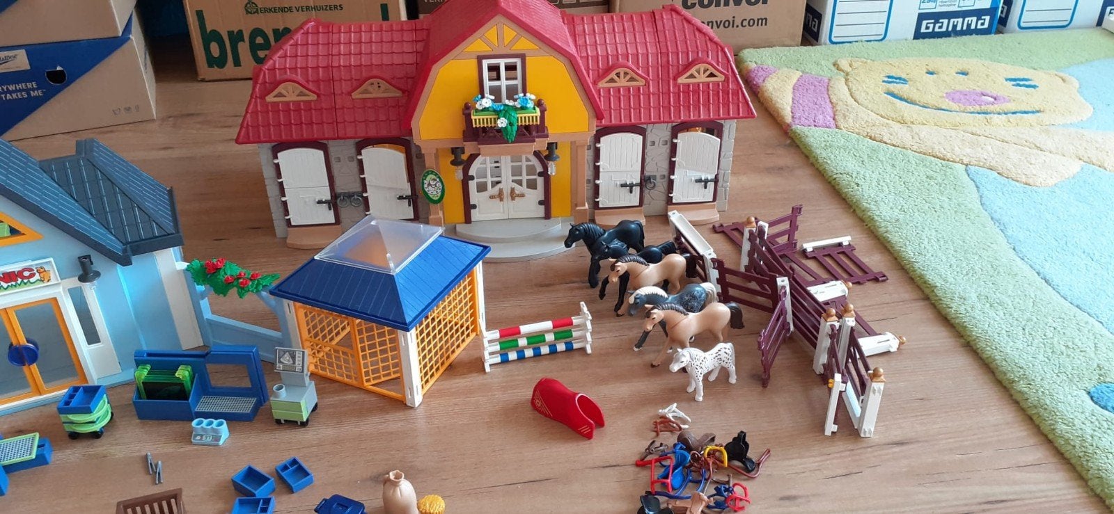 Playmobil manege en dierenkliniek, Ophalen of Verzenden