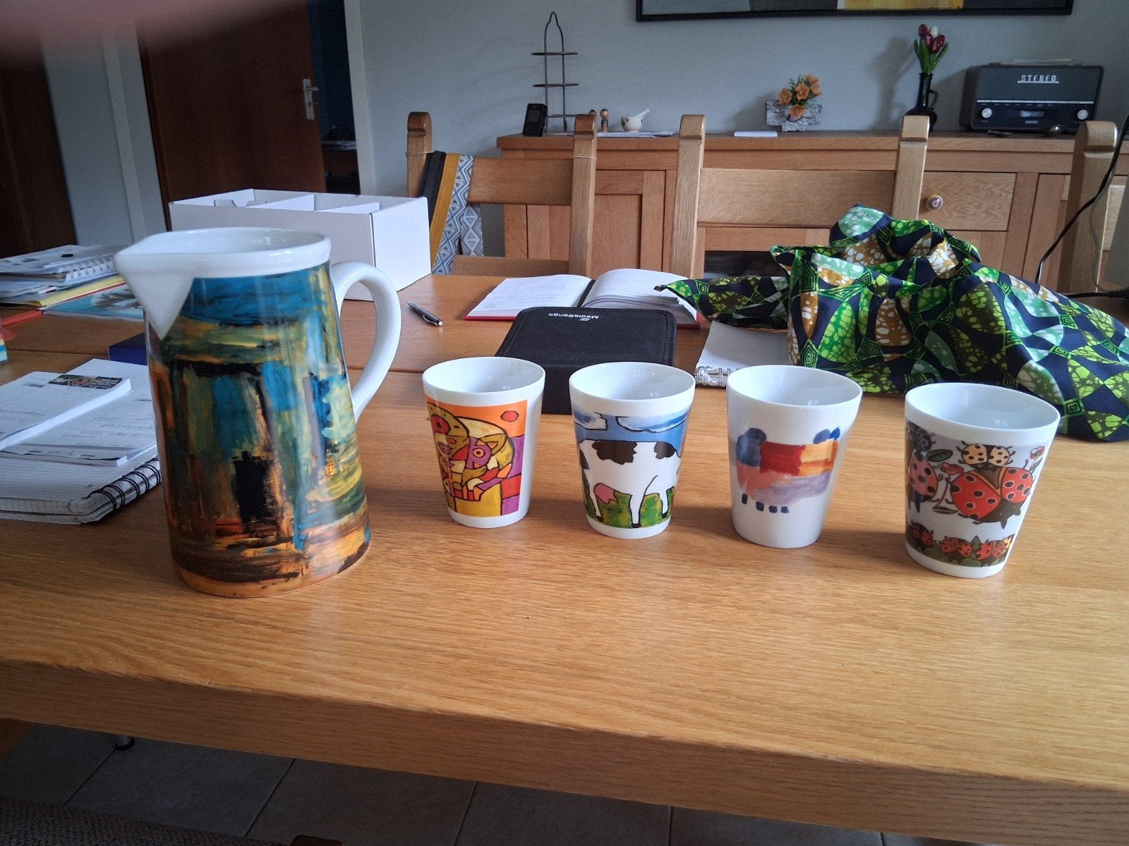 Set van 4 unieke melkbekers en kan van Schoonhoven Keramiek, Huis en Inrichting, Overige merken, Keramiek, Zo goed als nieuw, Modern