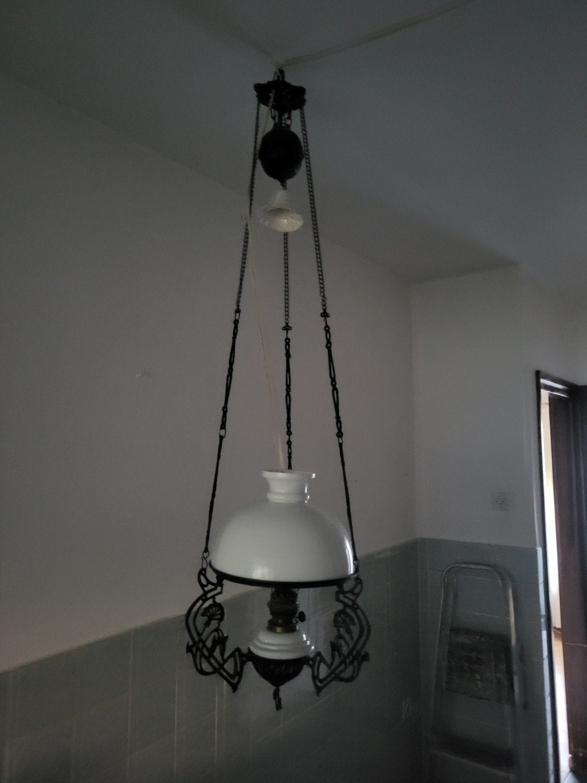 Antieke olielamp / hanglamp met katrolsysteem, Ophalen