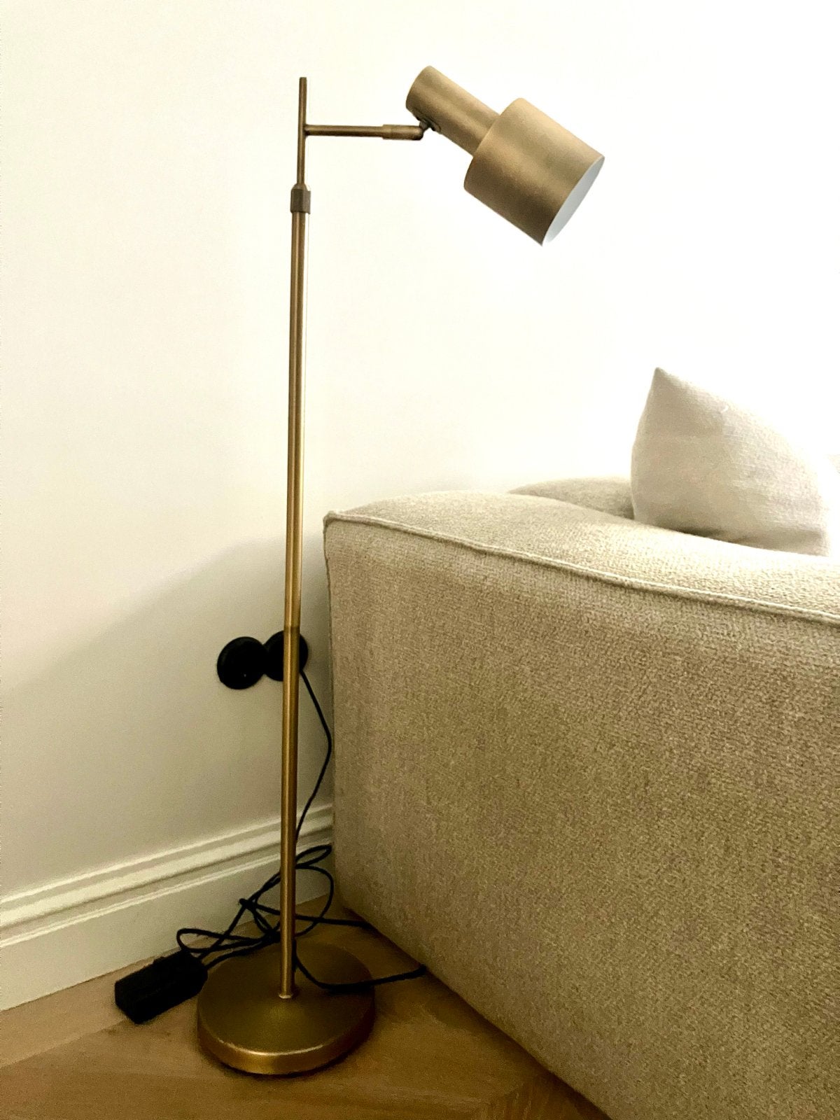 Stijlvolle messingkleurige vloerlamp Nordin KARWEI, Ophalen, Gebruikt, 100 tot 150 cm, E27 (groot)