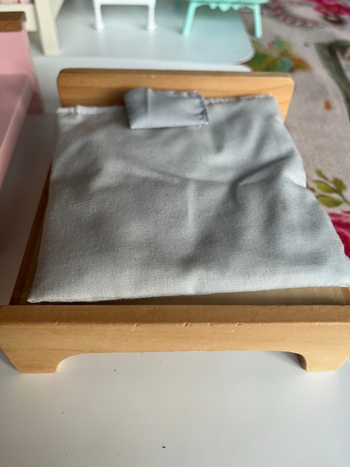 Diverse poppenhuisbedjes en wiegjes, Kinderen en Baby's, Speelgoed | Poppenhuizen, Ophalen of Verzenden, Gebruikt, Toebehoren