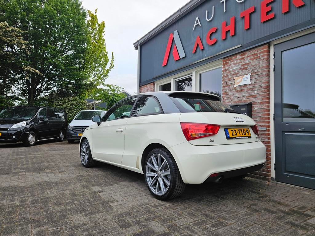 Audi A1 1.2 TFSI Ambition Pro Line Business 17 INCH! Airco!, Auto's, Voorwielaandrijving, Euro 5, 4 cilinders, 4 stoelen