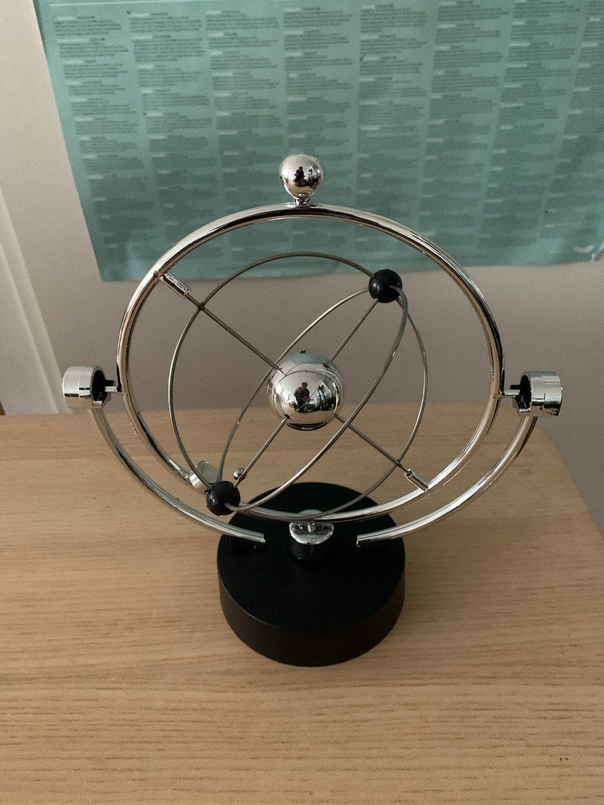 Perpetuum mobile Newtons cradle, Ophalen of Verzenden, Zo goed als nieuw, Zilver, Metaal