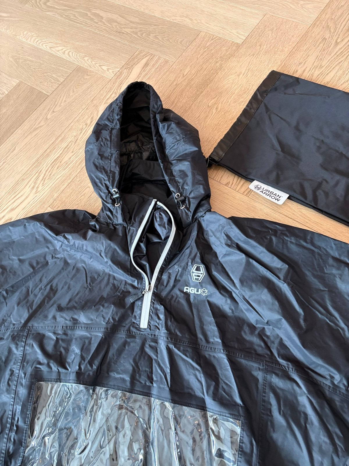 AGU Urban Arrow Regenponcho - Zwart, Caravans en Kamperen, Ophalen of Verzenden, Nieuw, Regenpak, Dames