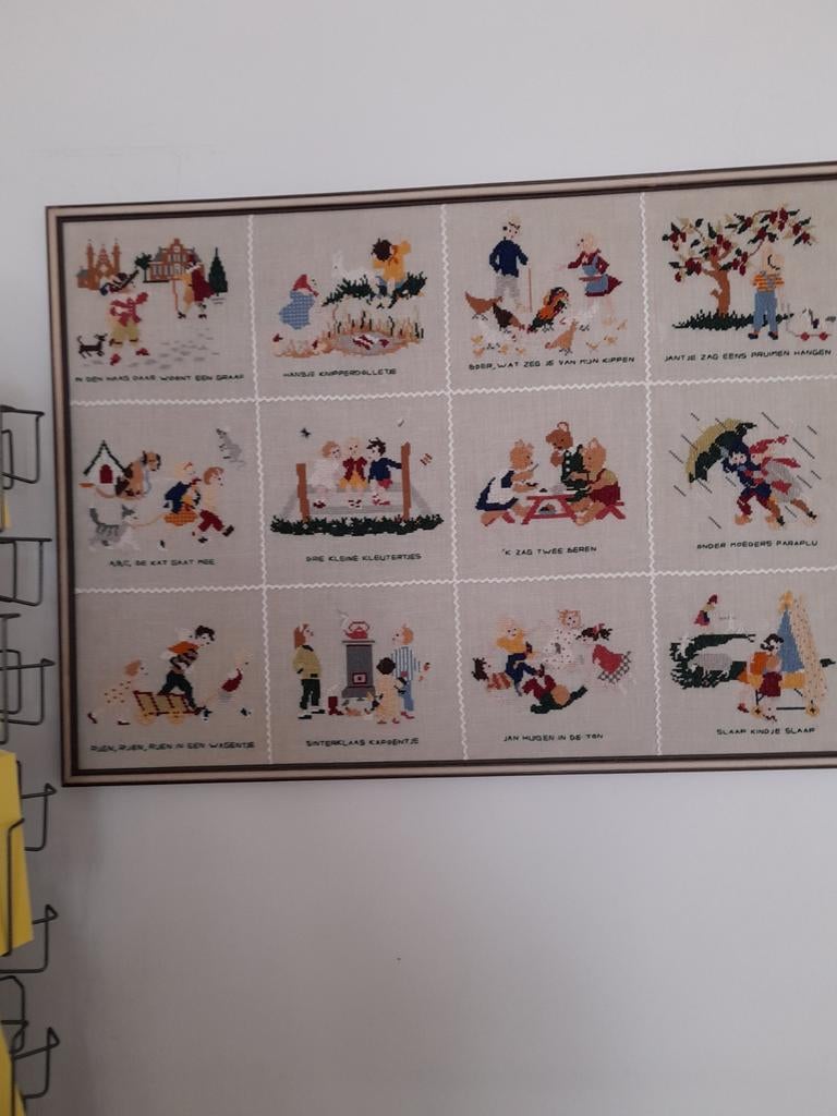 Geborduurd schilderij kinderliedjes, Ophalen of Verzenden, Overige thema's