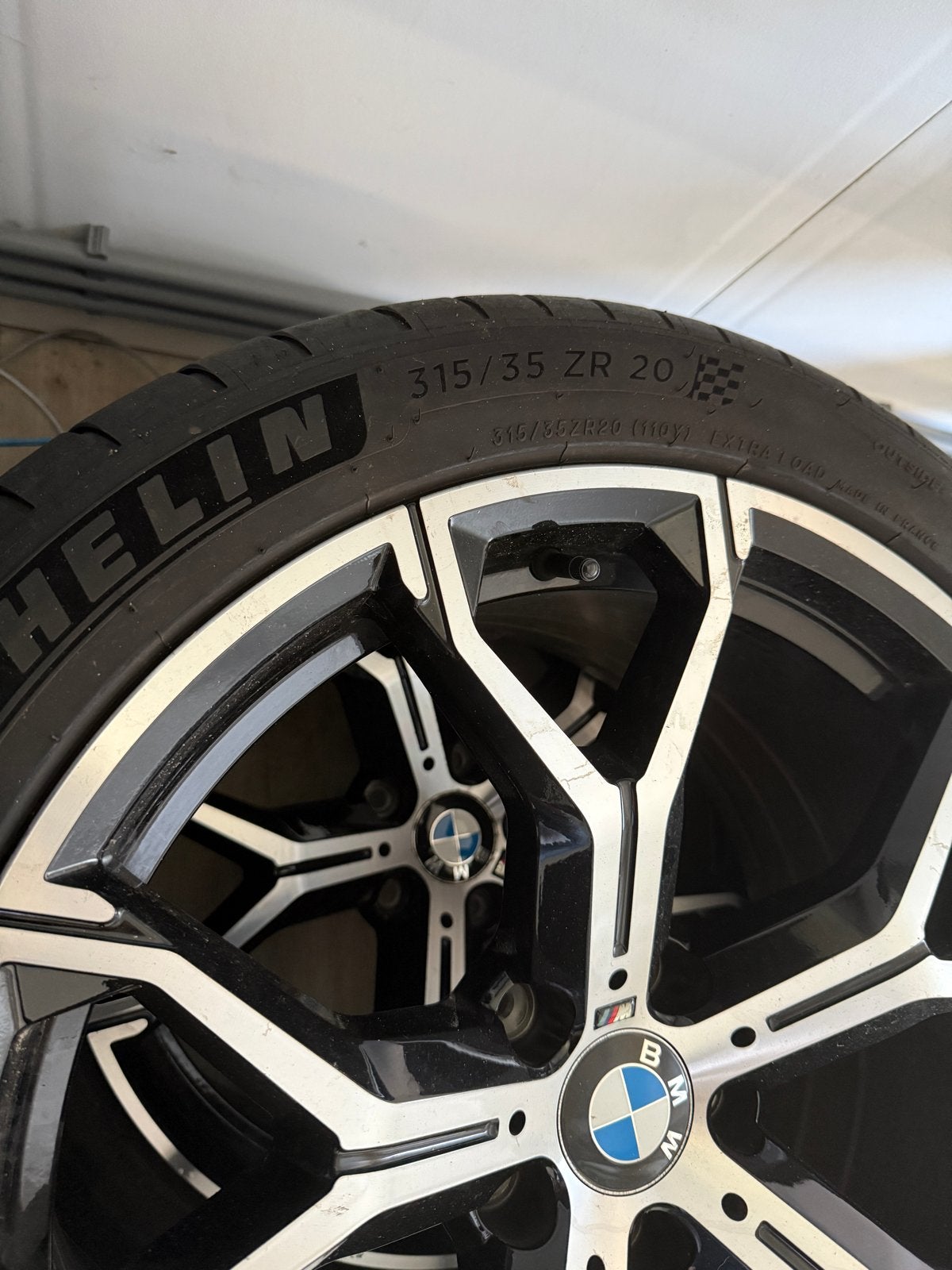 Michelin Zomerbanden en 20" velgen voor BMW X5 (2008), Ophalen, 265 mm, Banden en Velgen, Nieuw
