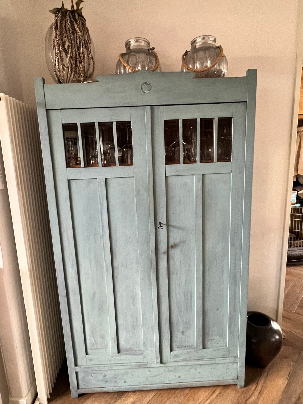Mooie Oude kast met glazen ruitjes, Huis en Inrichting, Ophalen, Gebruikt