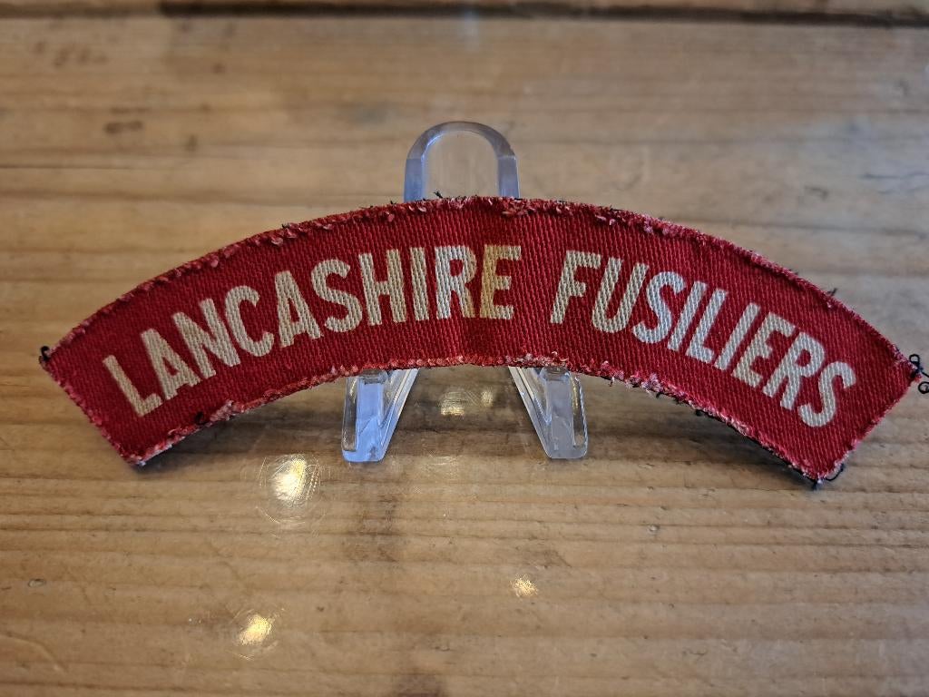 Lancashire Fusiliers printed title, Verzenden, Landmacht, Engeland, Embleem of Badge