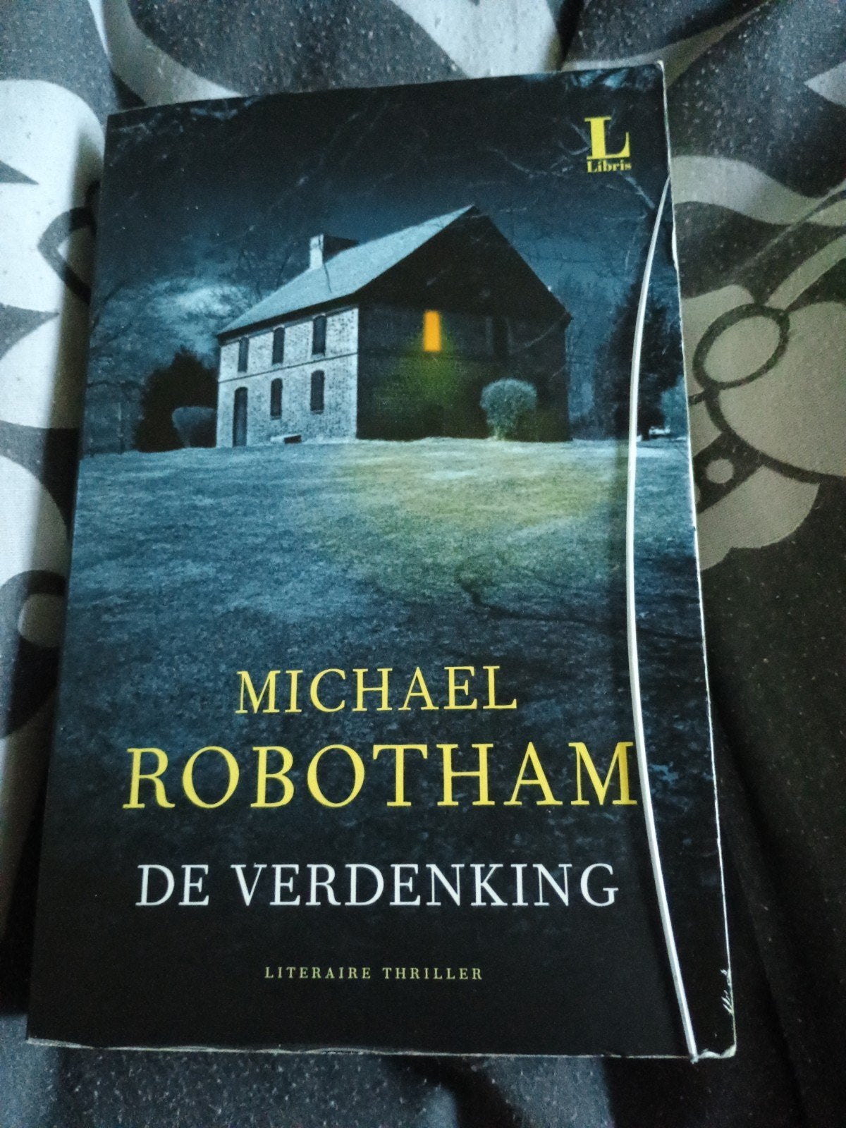 de verdenking, Michael robotham, Ophalen of Verzenden, Zo goed als nieuw