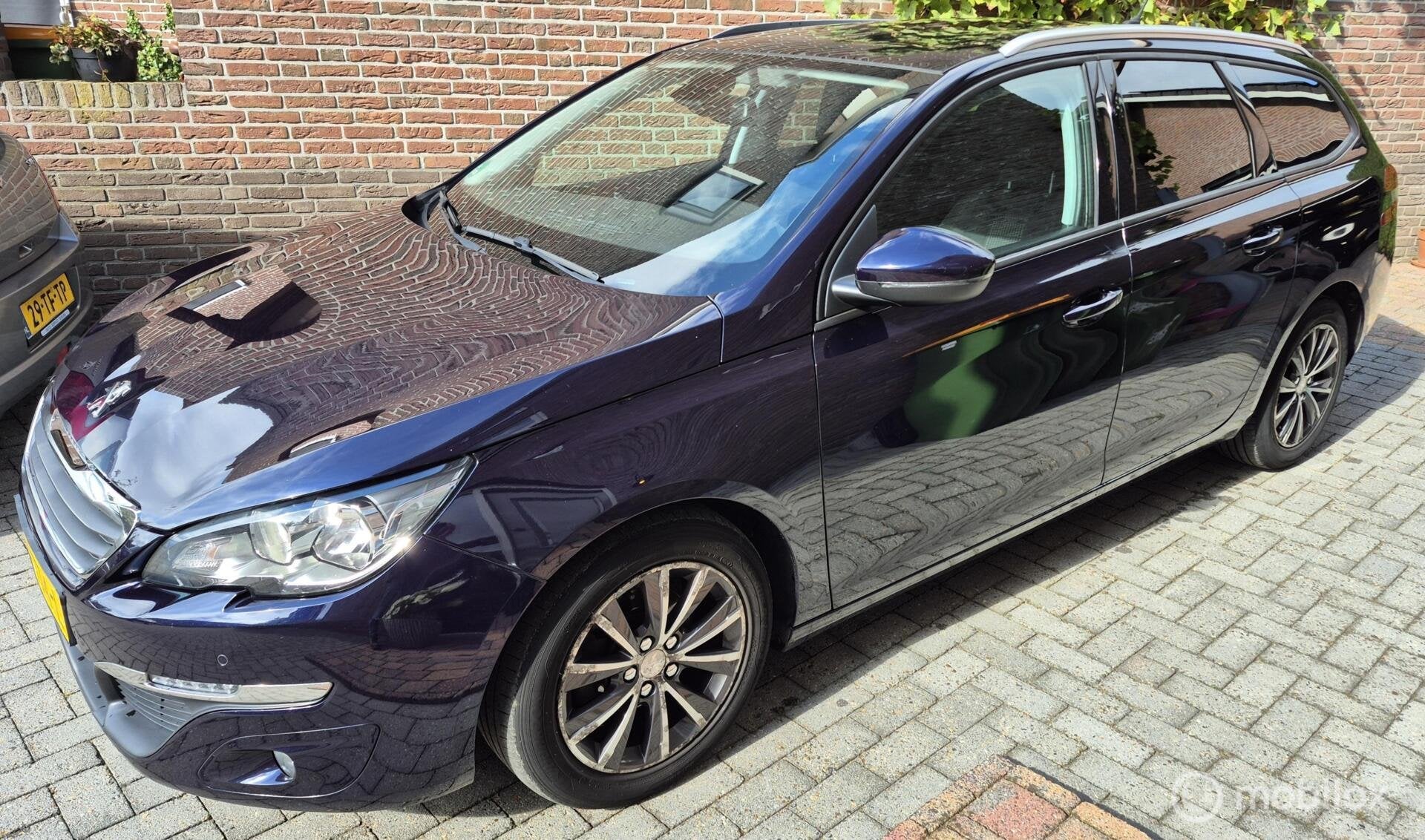 Peugeot 308 SW 1.6 BlueHDI Blue Lease Executive Panorama!, Voorwielaandrijving, Gebruikt, 4 cilinders, Blauw