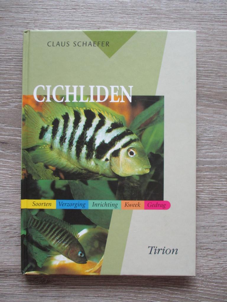 Cichliden Soorten Verzorging Inrichting Kweek Gedrag - Cla, Boeken, Ophalen of Verzenden, Gelezen, Vogels