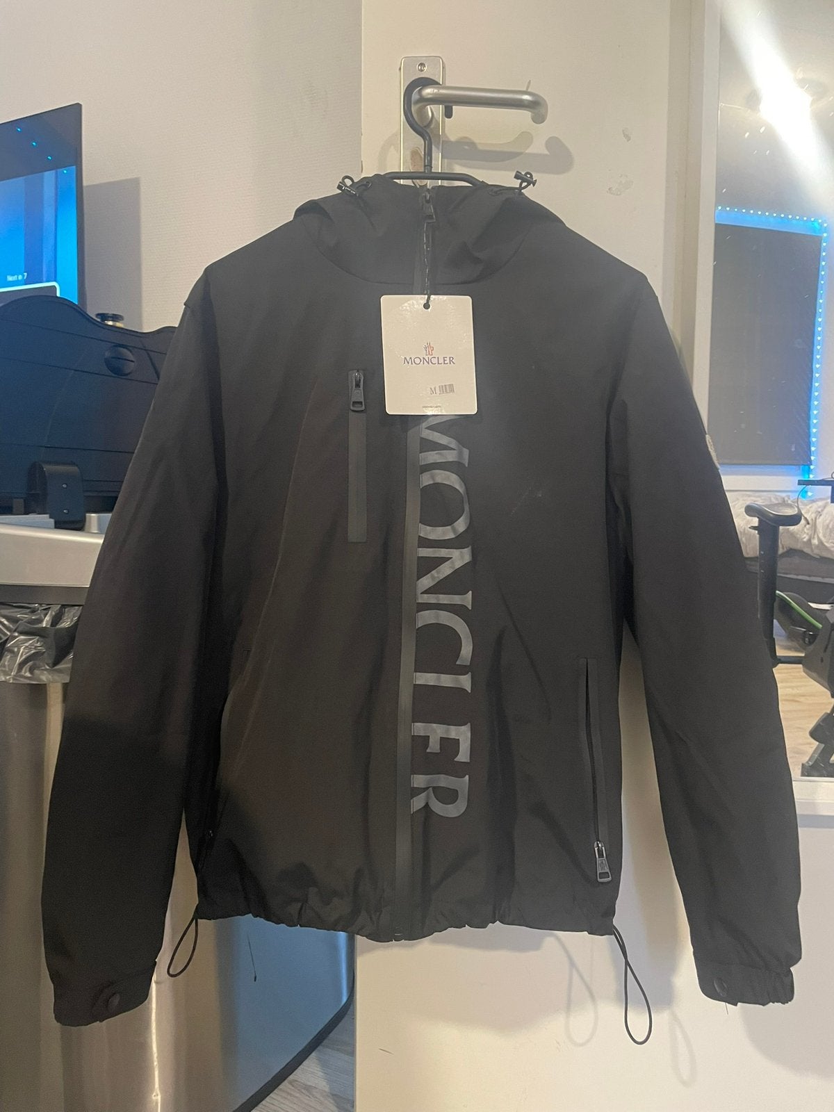 Moncler jas (windbreaker) zwart, Ophalen of Verzenden, Zo goed als nieuw, Maat 48/50 (M), Zwart