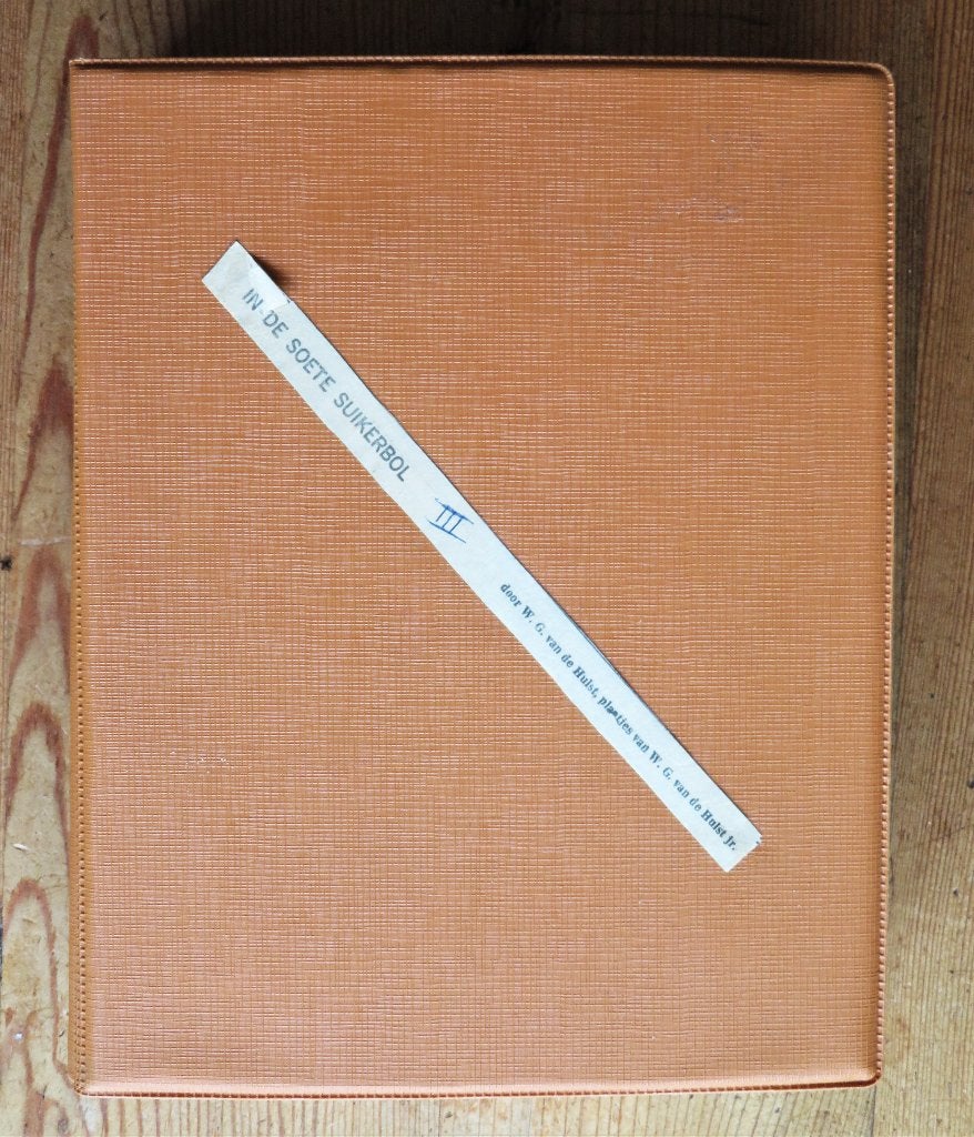 vd Hulst Soete Suikerbol Krantenstrip Ingeplakt nr 135 - 698, Eén stripboek, Ophalen of Verzenden, Gelezen