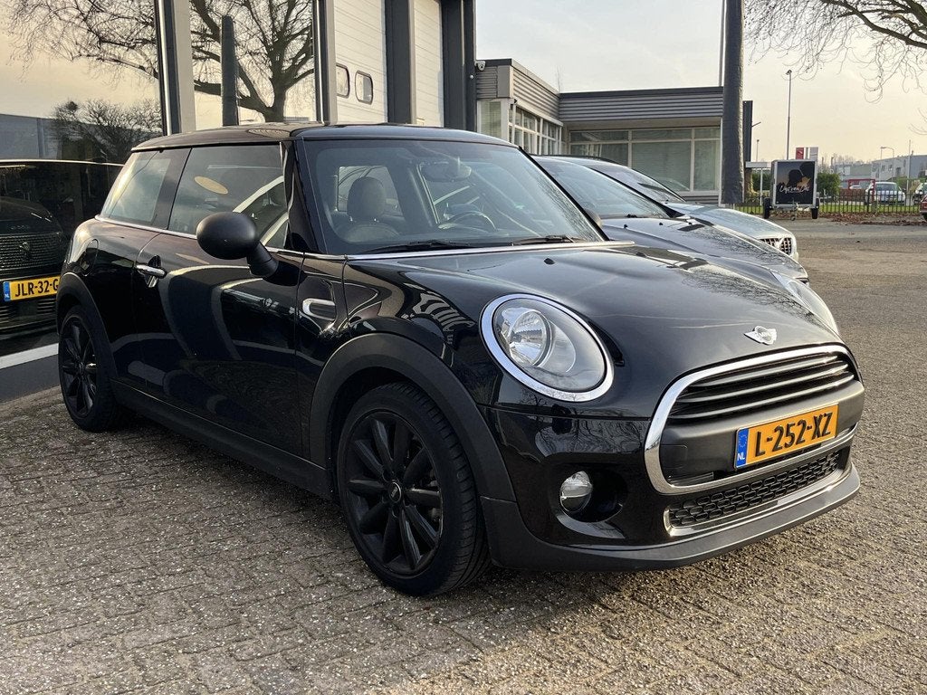 Mini Mini 1.5 One Lage km stoelverwarming keyless led, Stof, Gebruikt, 4 stoelen, 102 pk
