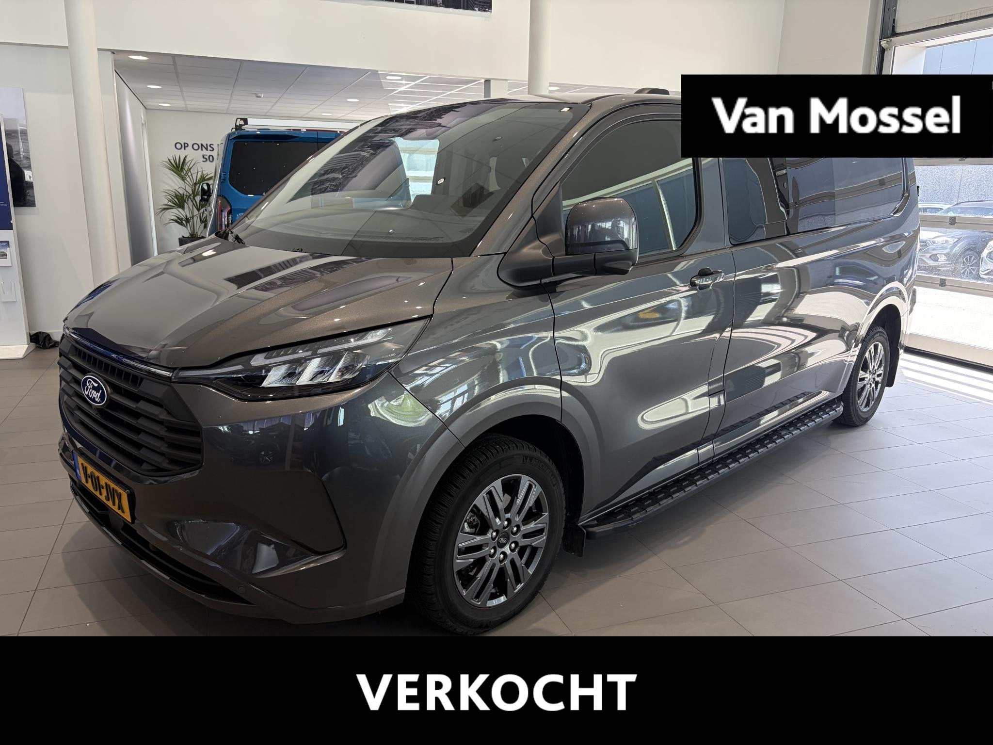 Ford Transit Custom 320 2.5 PHEV L2H1 Limited DC | Dealer on, Auto's, Bestelauto's, Stof, Gebruikt, Euro 6, 4 cilinders