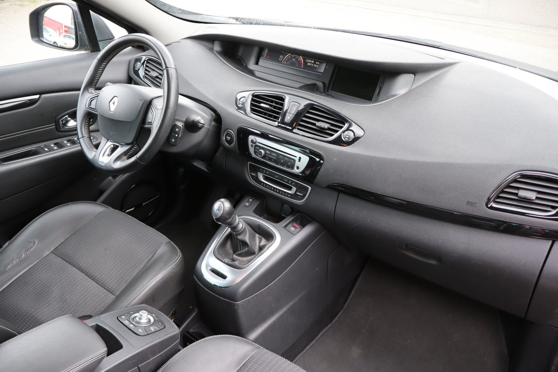 Renault Grand Scénic 1.2 TCe Bose MEENEEMPRIJS/HANDELSPRIJS, Auto's, Voorwielaandrijving, Euro 5, Stof, Gebruikt