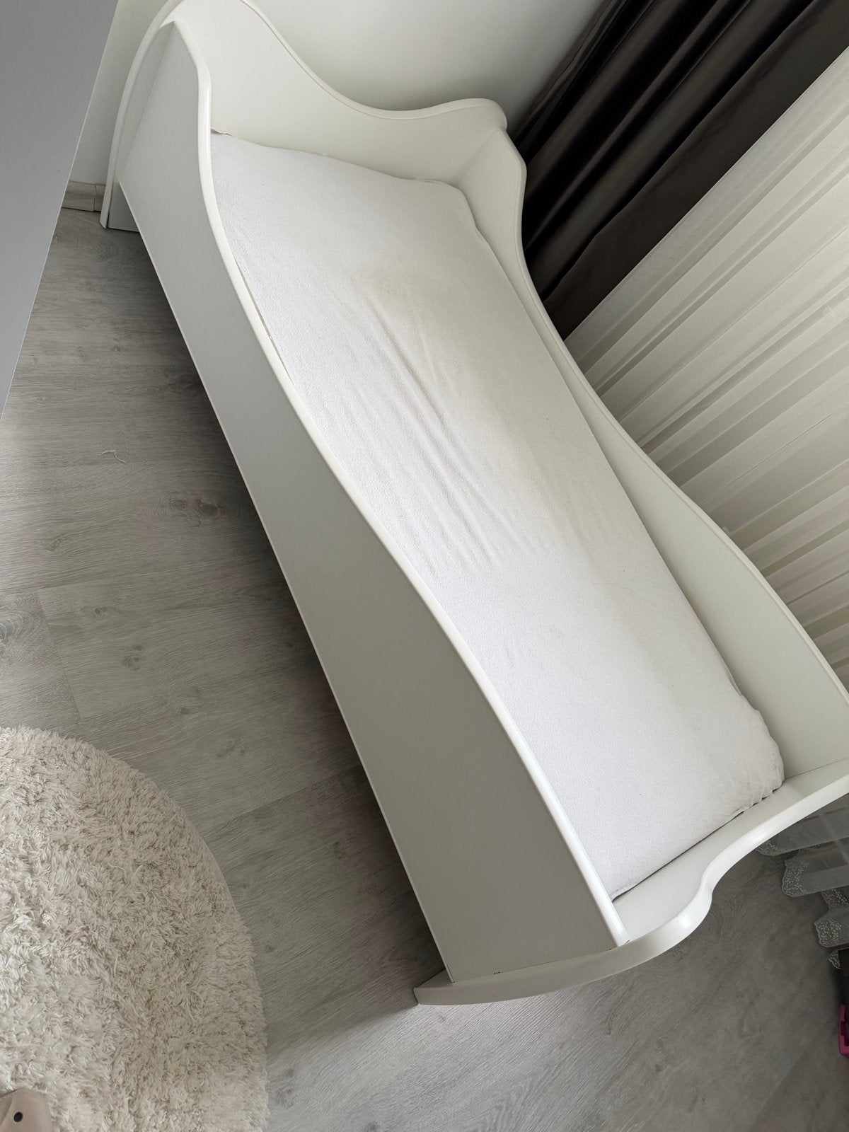 Wit peuterbed 70x140 incl. matras, lattenbodem en hoeslakens, Ophalen, Zo goed als nieuw, Minder dan 70 cm, Matras