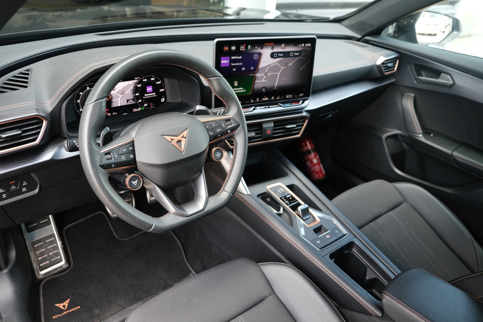 CUPRA Formentor 1.5 TSI e-Hybrid 204PK Facelift 360camera Na, Auto's, Dealer onderhouden, Zwart, 4 cilinders, Formentor