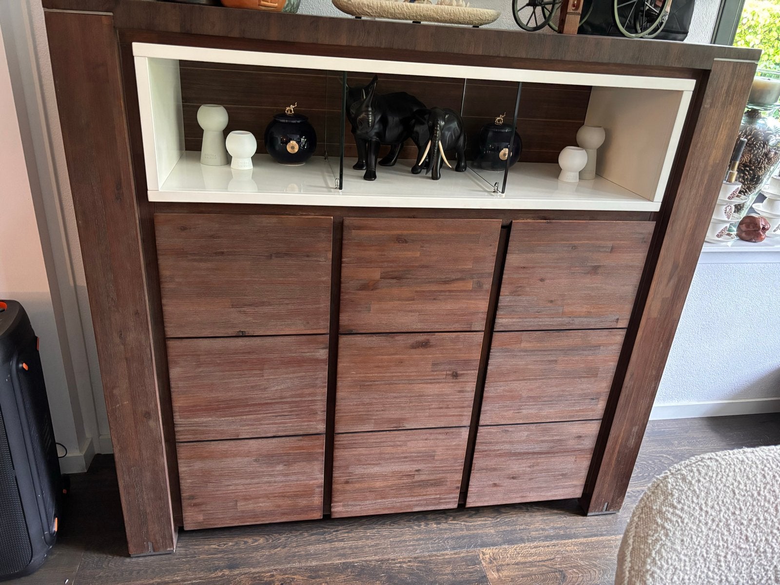 Henders en hazel Massief houten dressoir met vitrinekast, Ophalen, 100 tot 150 cm, Zo goed als nieuw, Met lade(s)