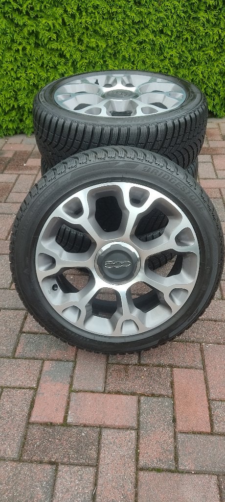 winterbanden met velgen 225-45-17 Fiat 500 L, 500 L Trekking, Ophalen, Gebruikt, Banden en Velgen, 17 inch