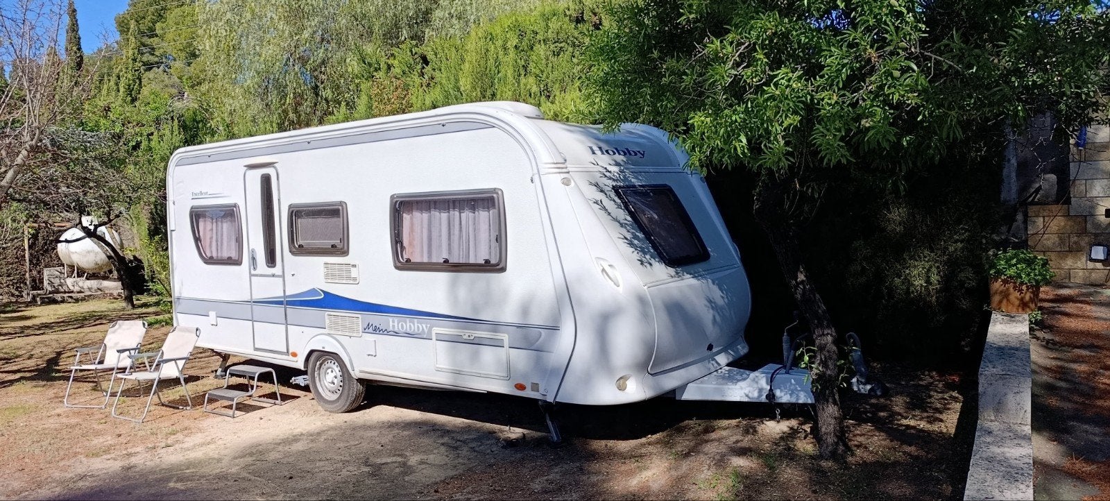 Hobby 495UL van 2010 met voortent, zakluifel, mover en airco, Caravans en Kamperen, Rondzit, Hobby, Particulier, 4 tot 5 meter