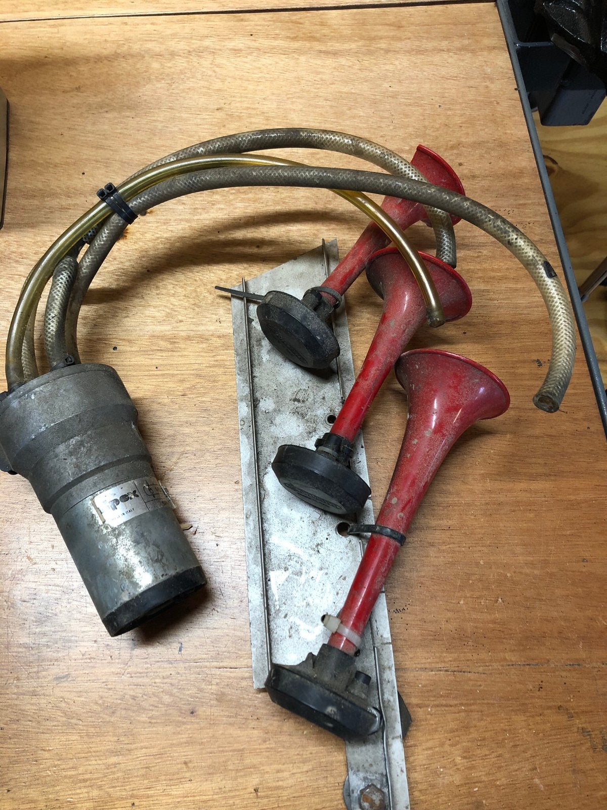 Toeter 12 volt, Auto-onderdelen, Ophalen of Verzenden, Gebruikt