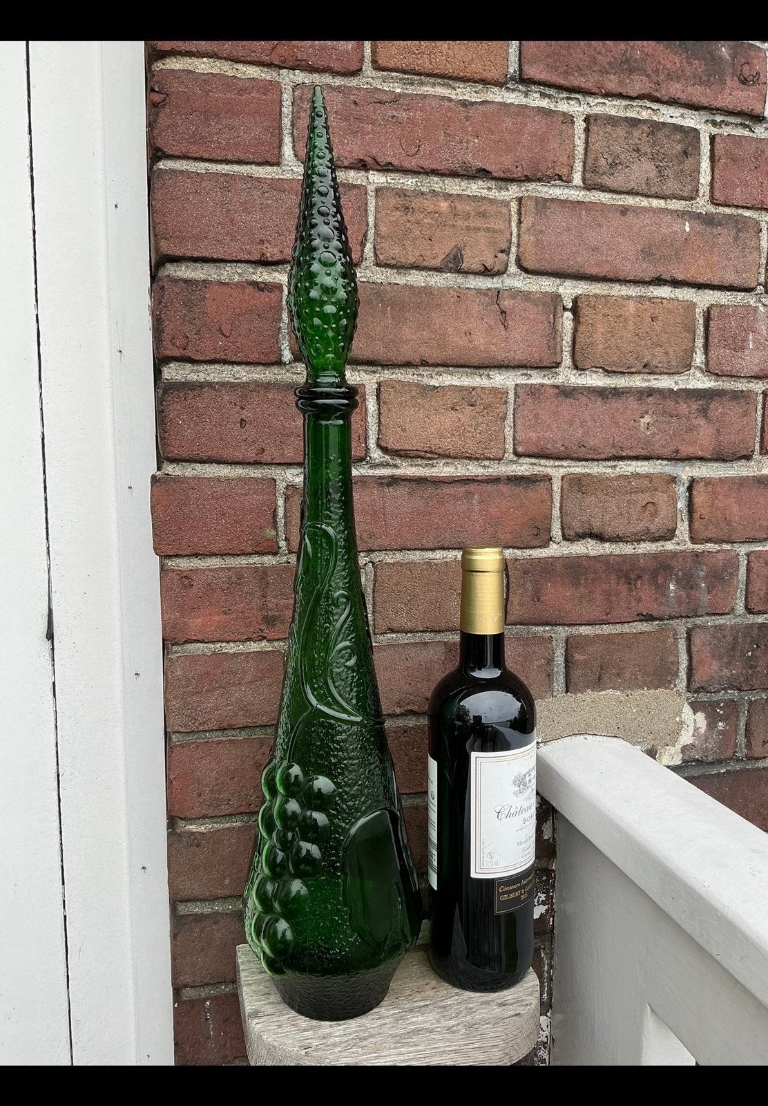 Hoge, groene Empoli karaf met een stop en dessin v. druiven., Ophalen of Verzenden