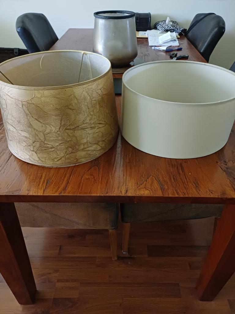 Set van 2 lampenkappen: goudkleurig en beige, Ophalen, Gebruikt, Beige, Rond