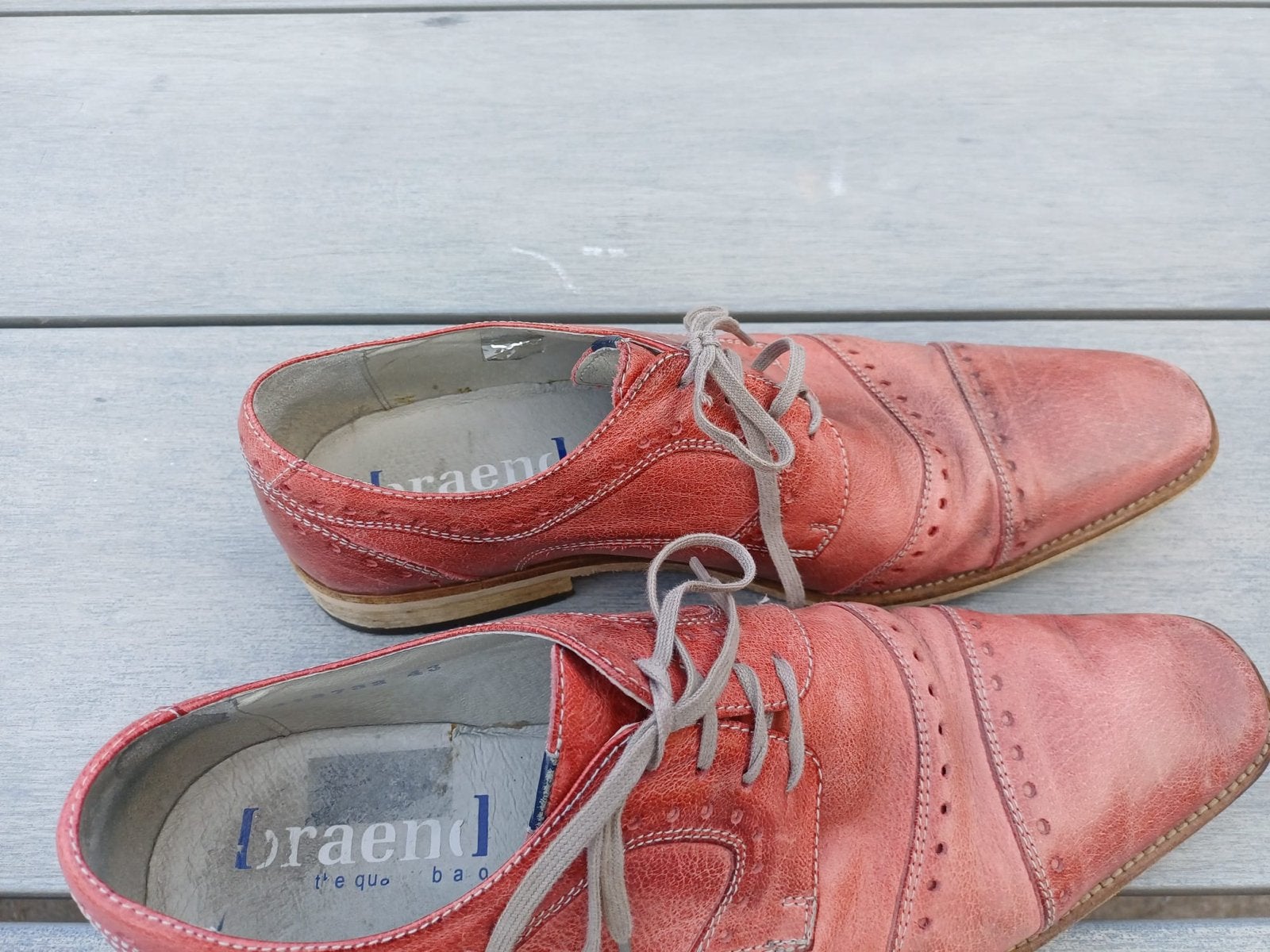 Braend leren schoenen - Maat 43 - Gedragen, Kleding | Dames, Schoenen, Ophalen of Verzenden, Gedragen, Rood, Schoenen met lage hakken