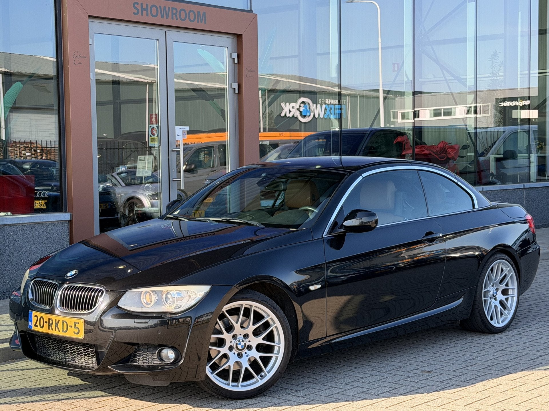 BMW 3 Serie Cabrio 325i M-Sport | Cruise | Leder | Memory |, Auto's, Achterwielaandrijving, Gebruikt, Cabriolet, 4 stoelen
