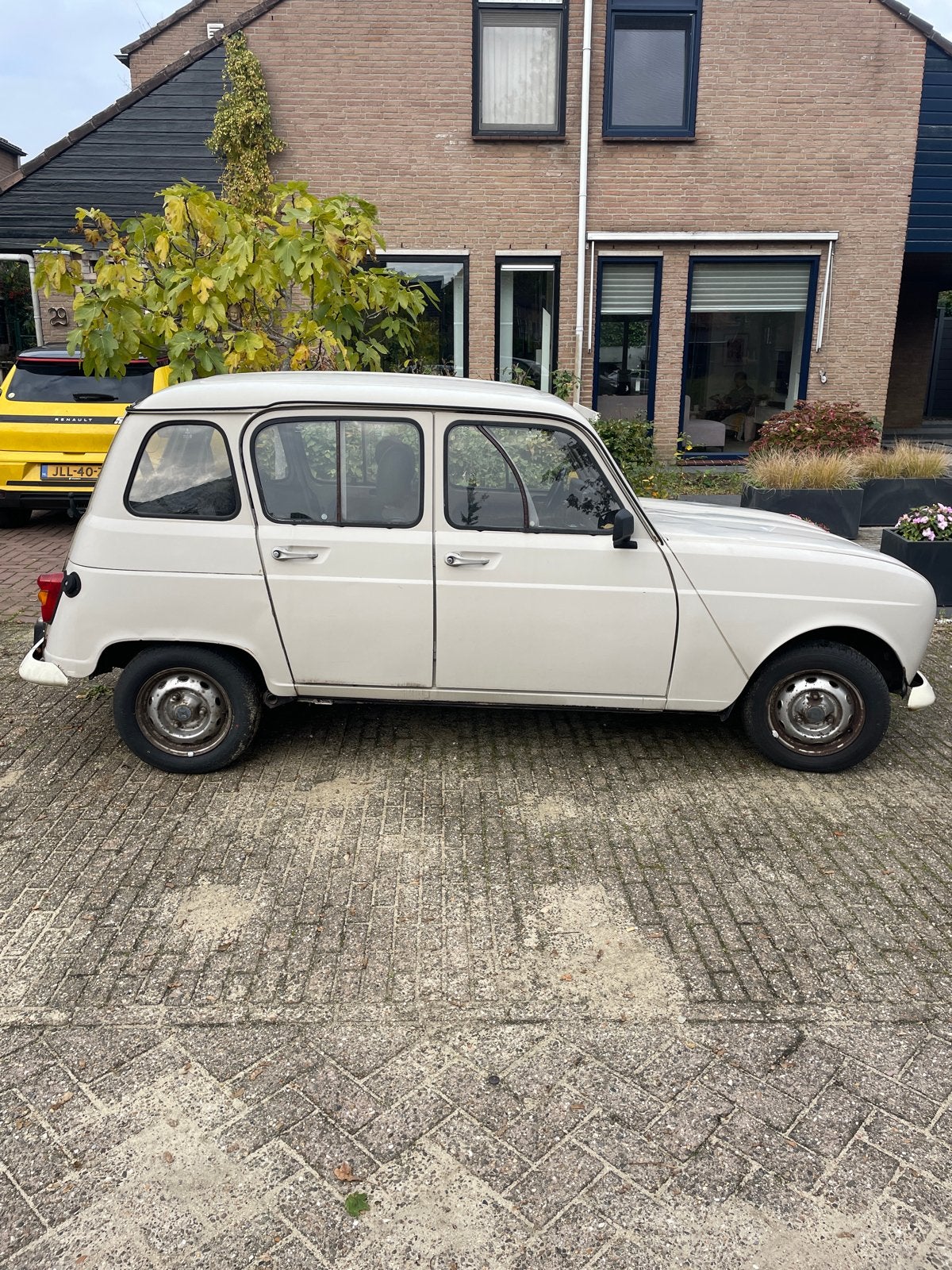 Renault 4 1.1 GTL 1992 Beige, 49 pk, 4 cilinders, Beige, Handgeschakeld