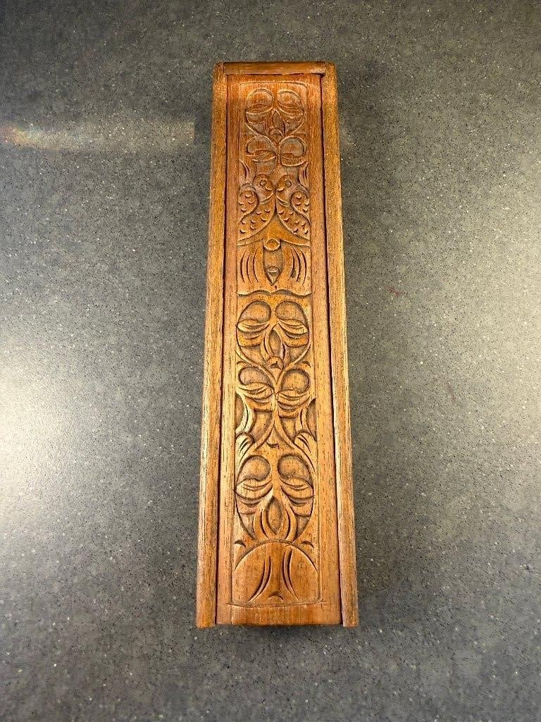 Antiek houten pennenbakje met houtsnijwerk, Ophalen of Verzenden