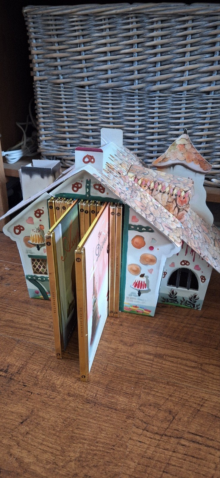 Sprookjesboekenset in Hans & Grietje huisje, Ophalen of Verzenden, Gelezen, Diverse auteurs