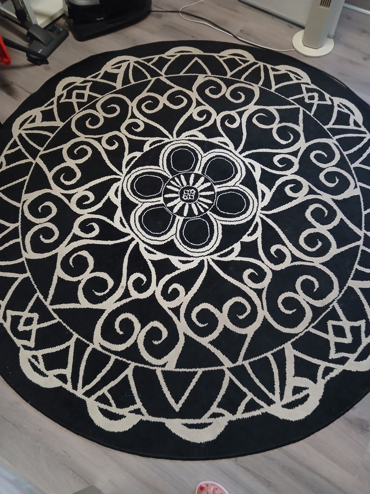 Rond vloerkleed 200 cm - Zwart/Crème met Mandala patroon, Huis en Inrichting, Ophalen, Gebruikt, Mandala, Rond