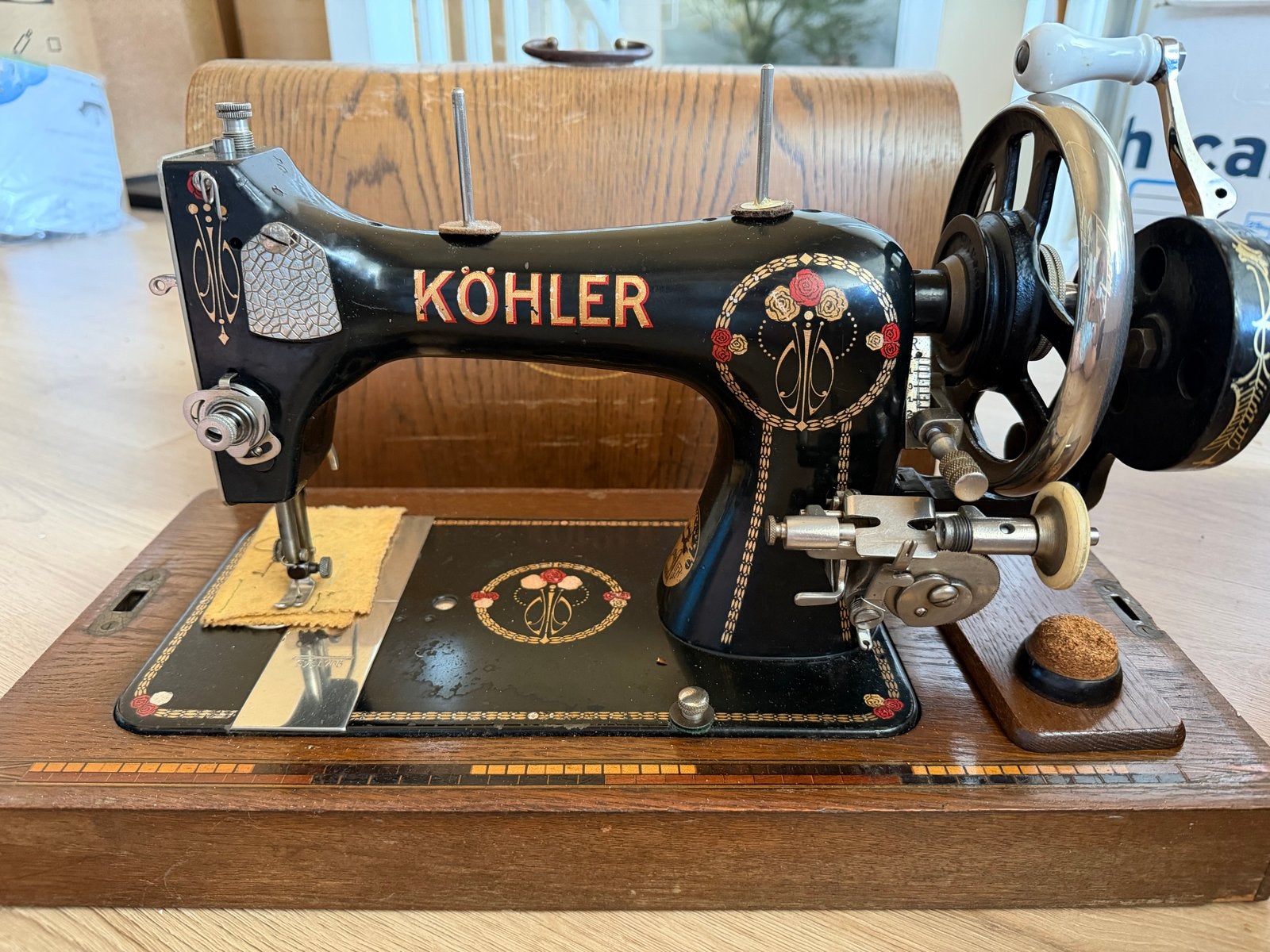 Antieke Köhler naaimachine met houten kap, Ophalen of Verzenden