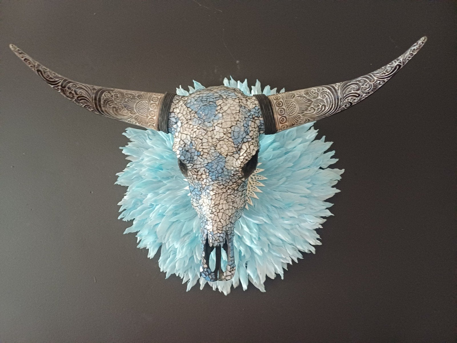 Decoratieve Stierschedel met Mozaïek en Veren, Meerkleurig, Overige materialen, Boho, Ophalen of Verzenden