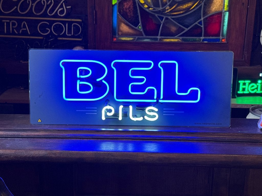 Bel pils Neon reclame lichtbak café kroeg, Verzamelen, Ophalen, Zo goed als nieuw, Lichtbak of (neon) lamp