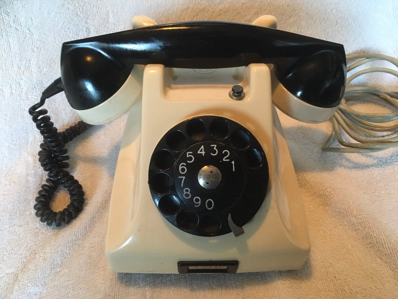 Unique  Bakelieten Ying Yang ptt telefoon jaren vijftig, Ophalen of Verzenden, Gebruikt, Met draaischijf