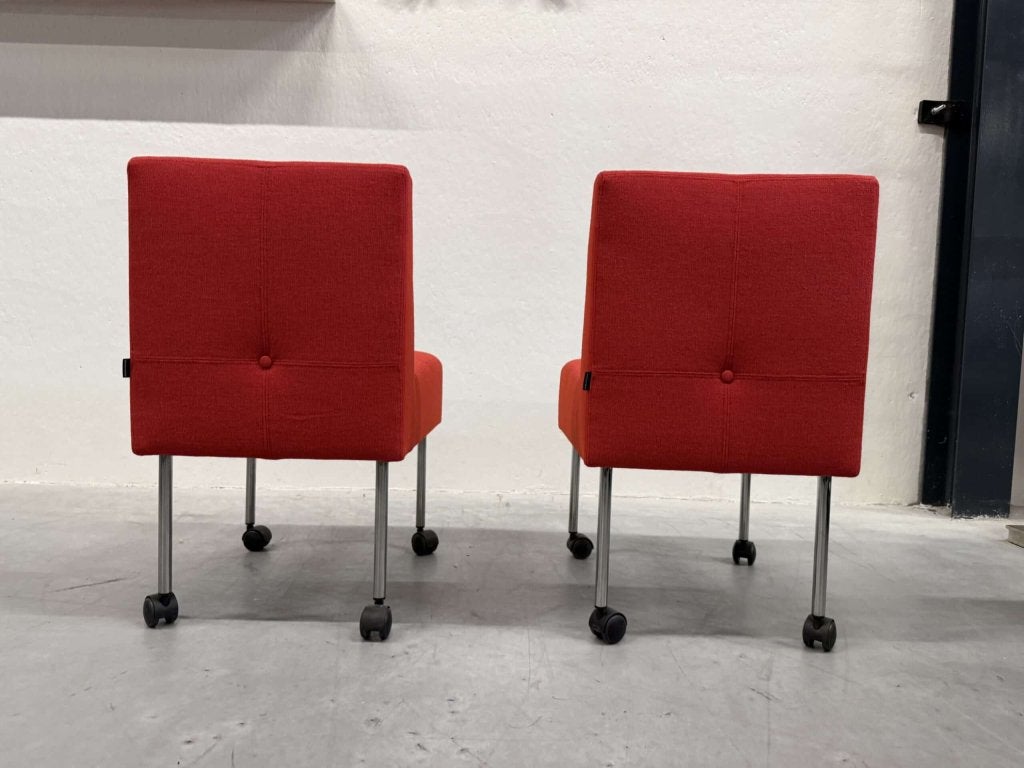 2 Nieuw Gelderland 7714 Knopenstoelen rood stof wiel stoel, Twee, Nieuw, Industrieweg 15, Ophalen of Verzenden