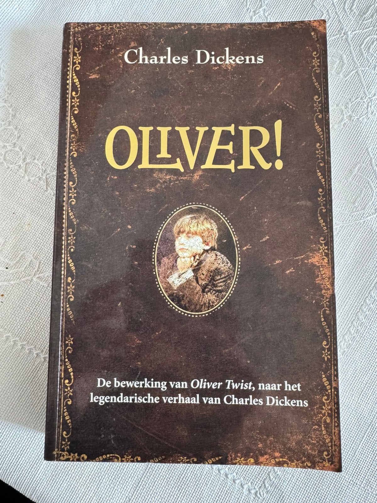 Charles Dickens - Oliver!, Ophalen of Verzenden, Charles Dickens